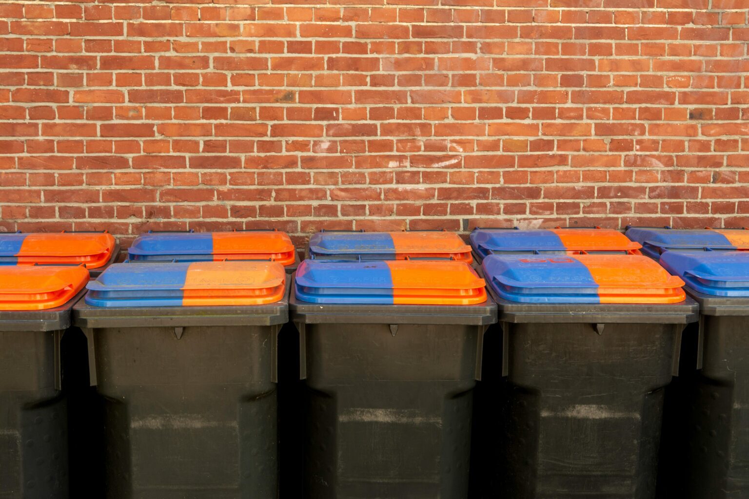 Heavy-Duty Trash Cans for Efficient Business Waste Management